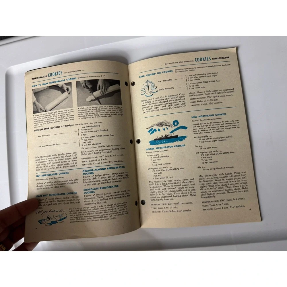 Vintage 1957 Betty‎ Crocker Cooky Carnival Picture Cook Booklet General Mills